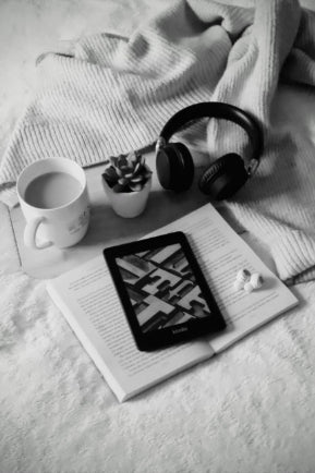 tea & headphone
